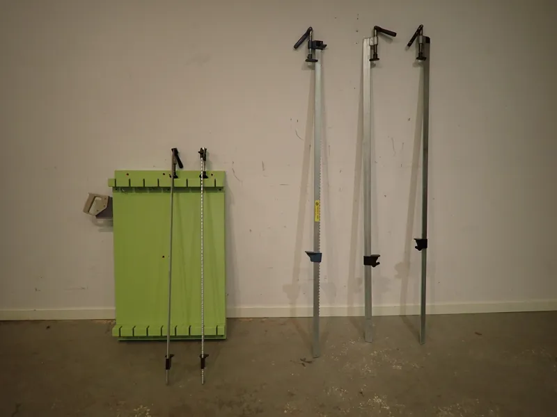 VERKTYGSTAVLA + 5 st TVINGAR och 1 SÅG