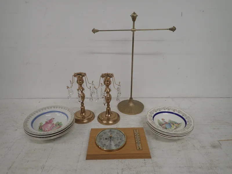 Barometer,ljusstakar m.m