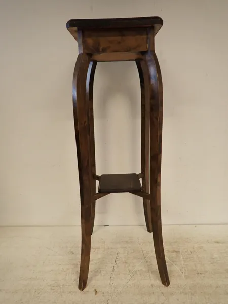 PIEDESTAL
