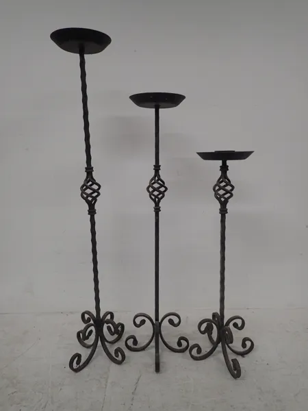 3st golvljusstakar i smide H:63-92cm