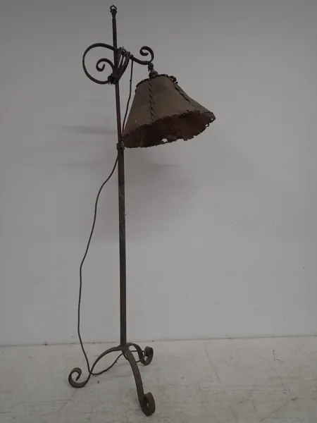 Golvlampa i smide H:135cm