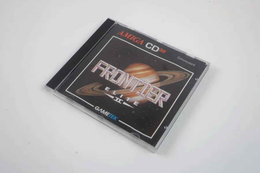 SPEL TILL AMIGA CD32 "FRONTIER ELITE II"