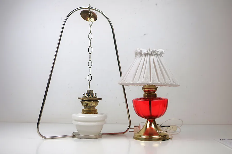 HÄNGFOTOGENLAMPA OCH BORDSLAMPA