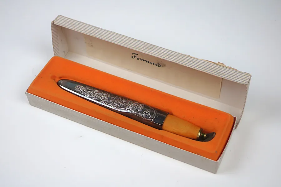 KNIV. HELLE FABRIKKER NORWAY