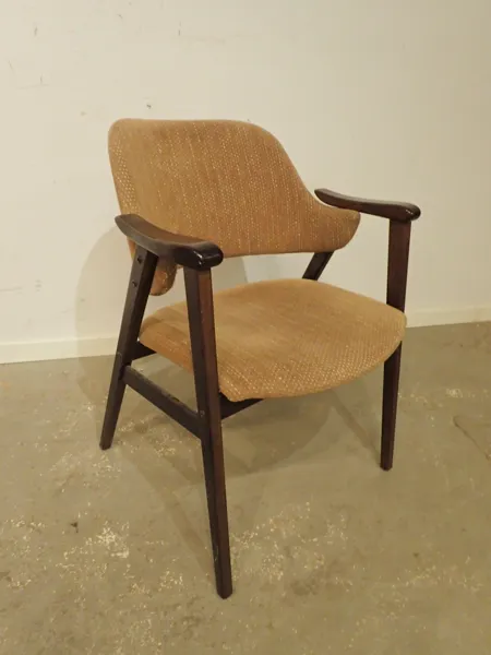 Karmfåtölj