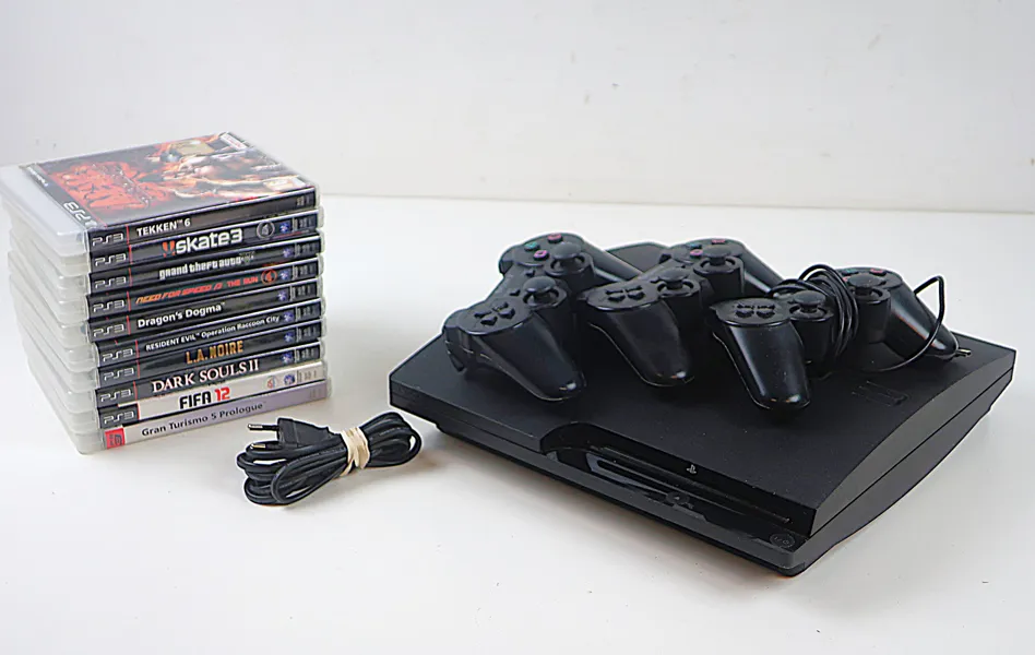 PLAYSTATION 3 MED SPEL