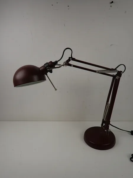 SKRIVBORDSLAMPA