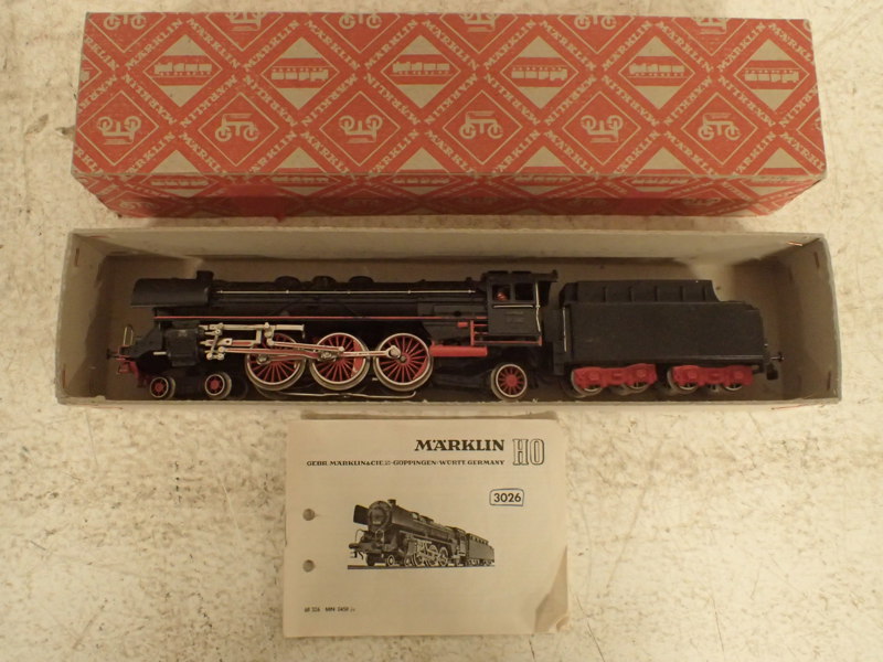 Märklin HO,Ånglok med tender 3026