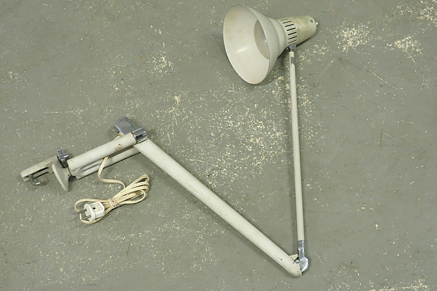 SKRIVBORDSLAMPA. MÄRKT ASEA