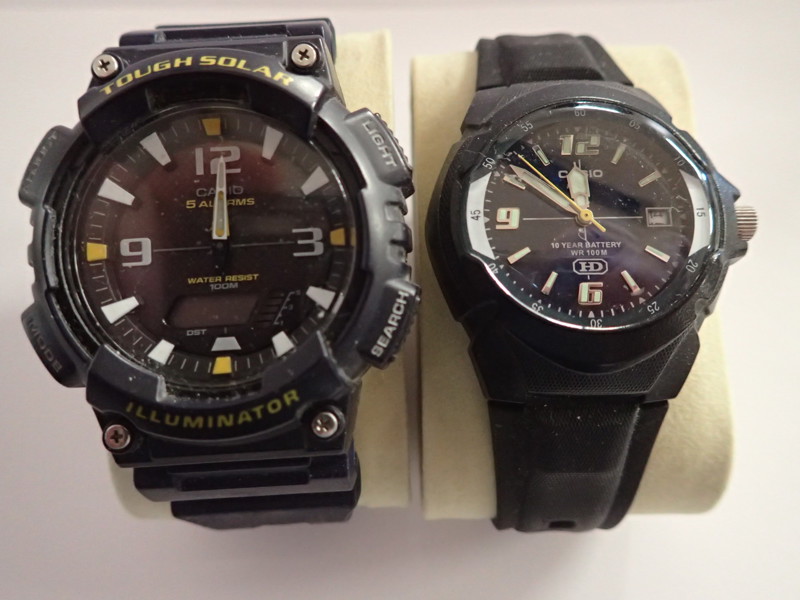 2st armbandsur "Casio"