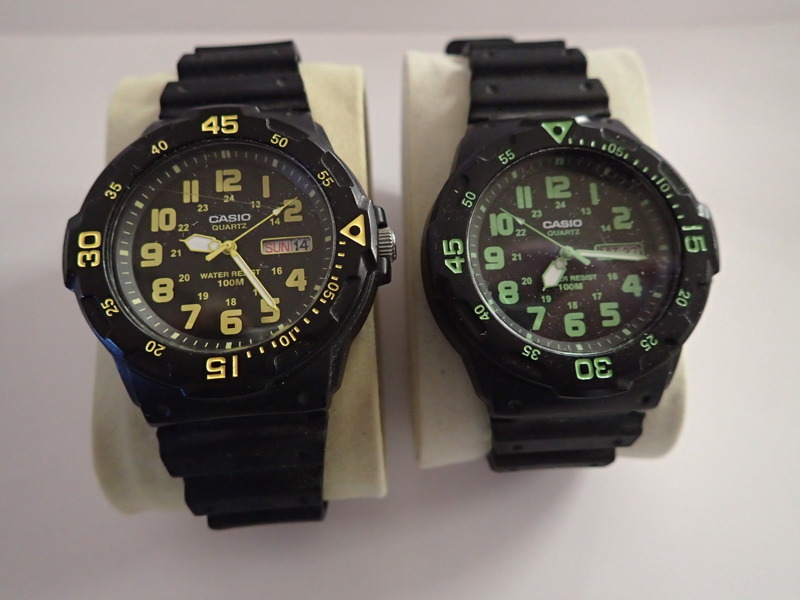 2st armbandsur "Casio"