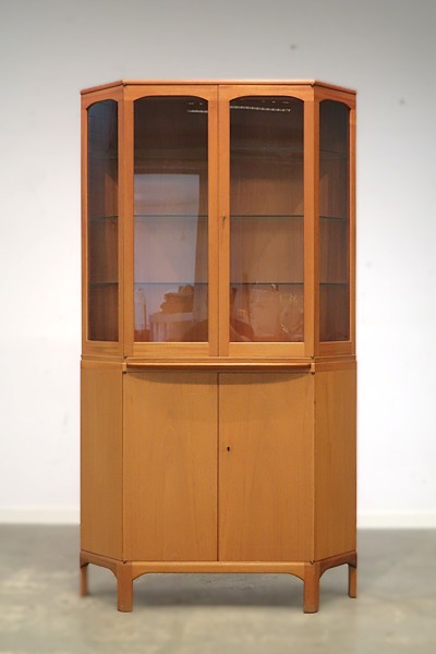 CARL MALMSTEN. SKÅP "UNDANTAGET"