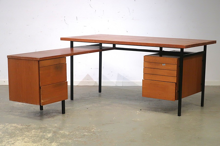 SKRIVBORD. KNOLL INTERNATIONAL, NK VERKSTÄDER. 1969