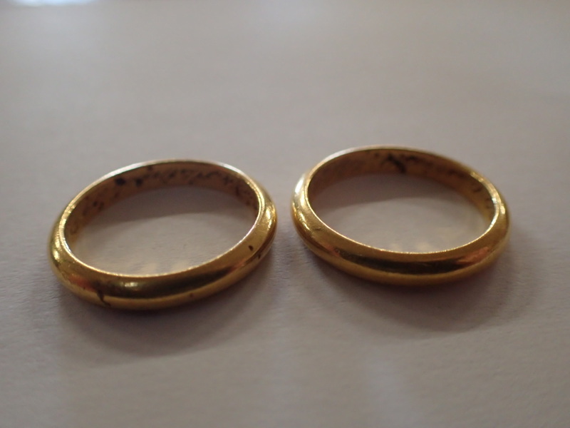 2st ringar 23k vikt:9,3gr
