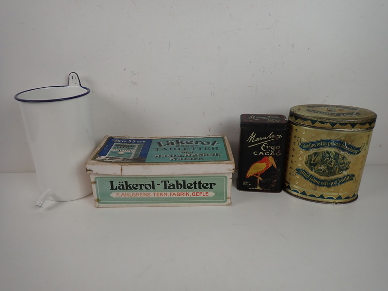 2 st PLÅTBURKAR, 1 PAPPASK, 1 EMALJERAD