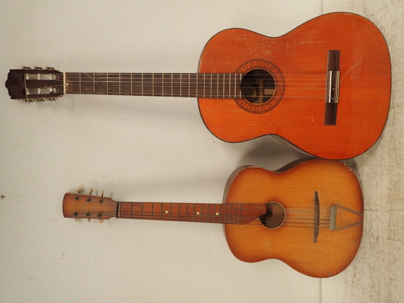 2st gitarrer ,visst slitage