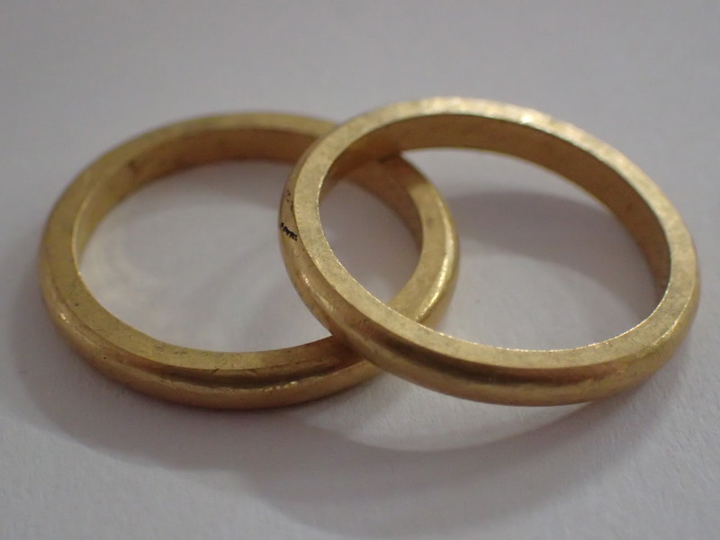 2st ringar 23k vikt:9gr