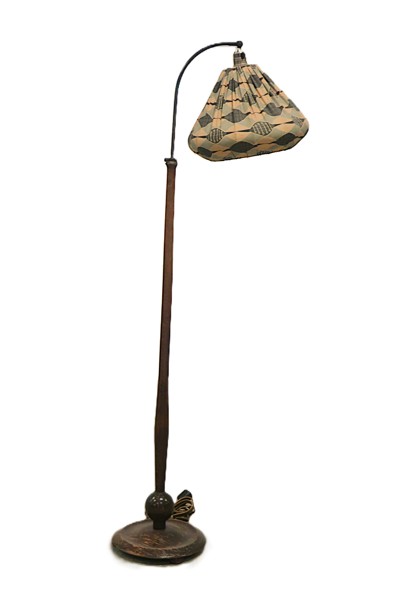 GOLVLAMPA, HÖJ OCH SÄNKBAR.