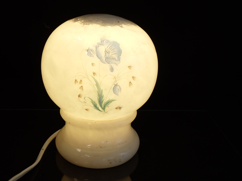 BORDSLAMPA i alabaster