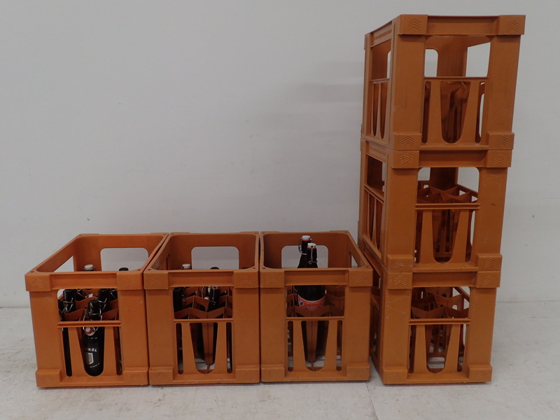 6st plastbackar+flaskor