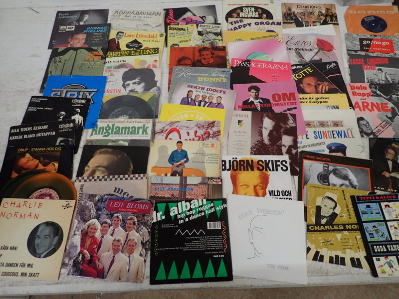 Vinylsinglar o EP    ca.120st
