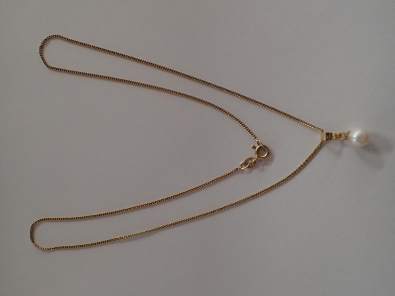Halskedja med hänge 18k vikt:3,4gr