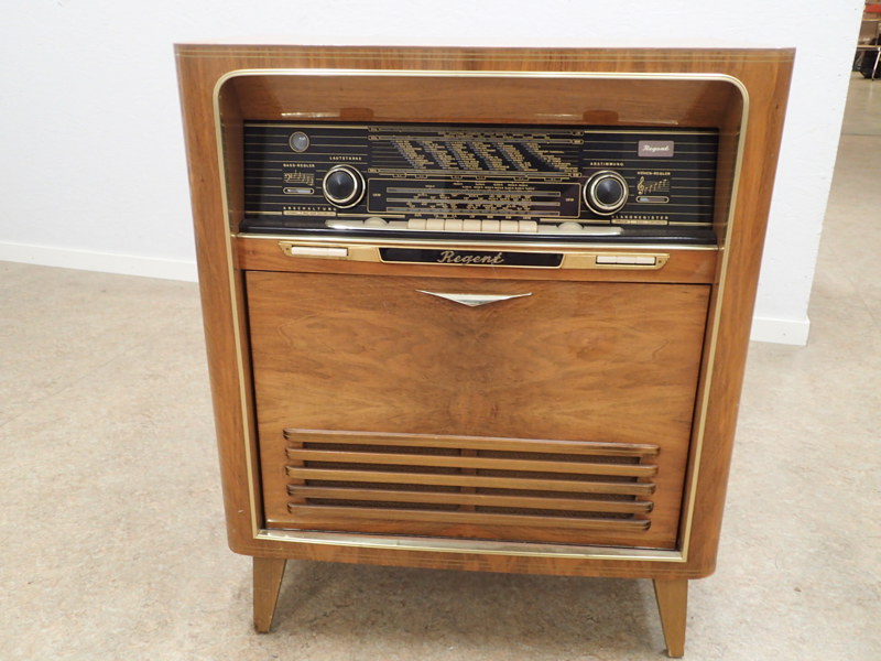 Radio  "Regent", saknar grammofon