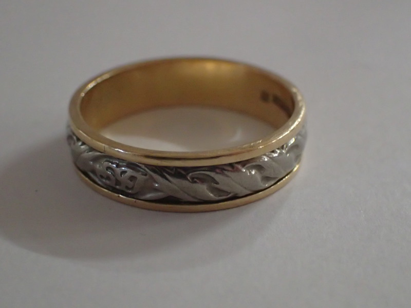 Ring 18k rött/vitt guld vikt:8,2gr