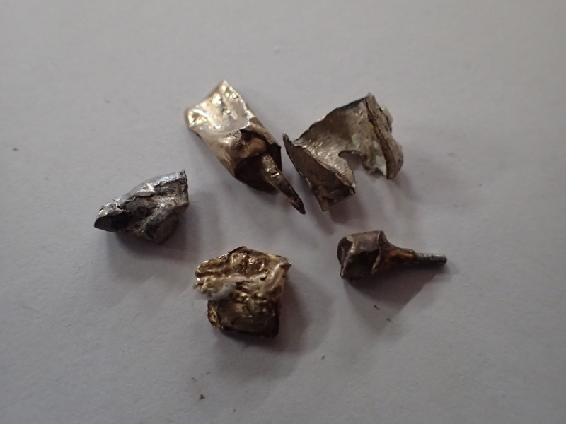 Tandguld vikt:8,3gr