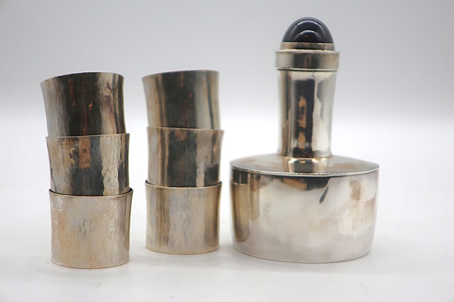 DALERIK. KARAFF MED SUPKOPPAR. STERLING SILVER