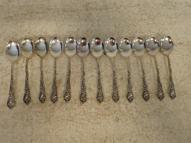 12st kaffeskedar i silver     Vikt: 174gr
