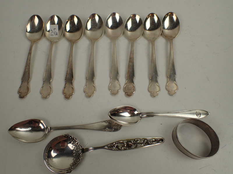 12-delar i silver,kaffeskedar m.m vikt:182gr