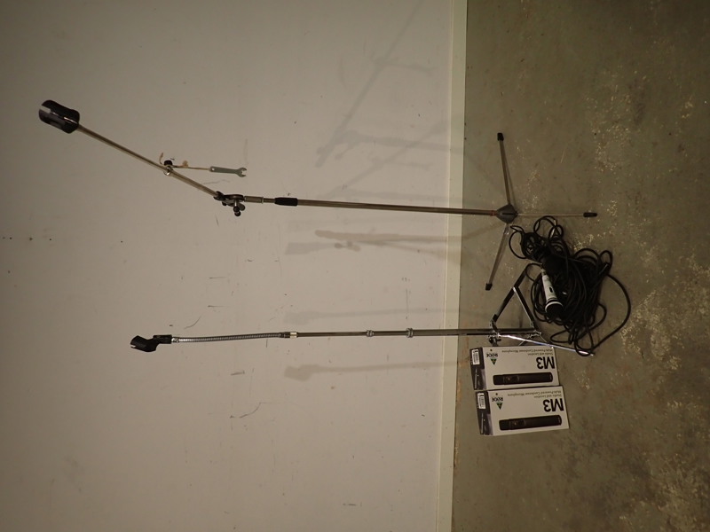 2 st MIKROFONSTATIV + 4 mikrofoner