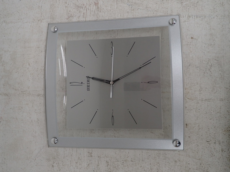 Väggur Seiko   32x31cm