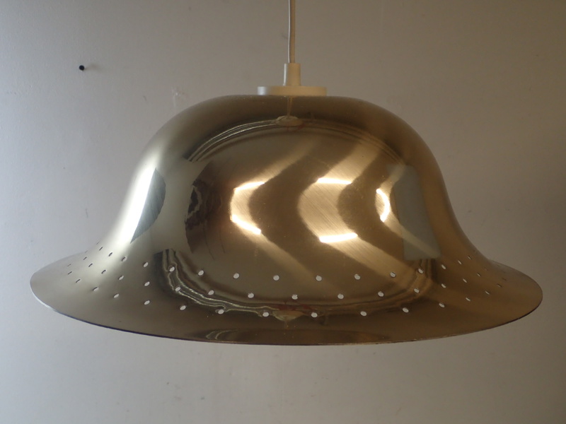 Takarmtur i metall    D:44cm