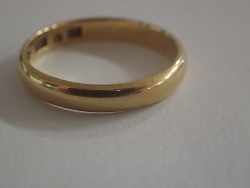 Ring 18k Vikt:4gr