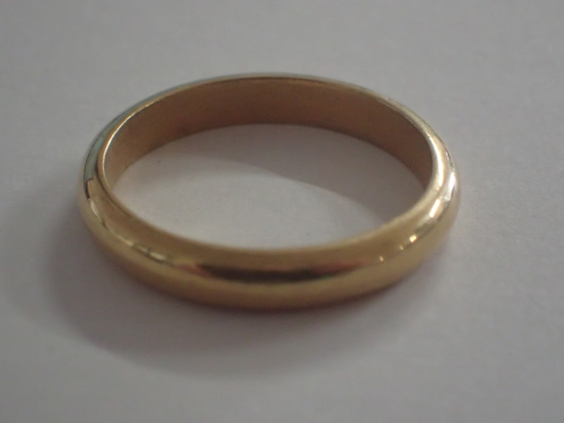 Ring 18k vikt:4,8gr