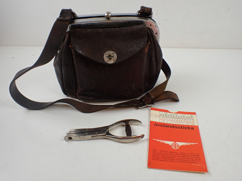 KONDUKTÖRSVÄSKA med tillbehör