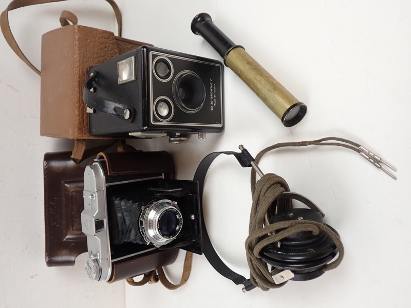 2 st KAMEROR, KIKARE + HÖRLURAR