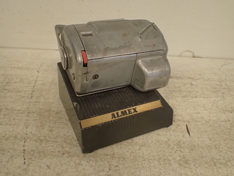 "Almex" biljettmaskin på sockel