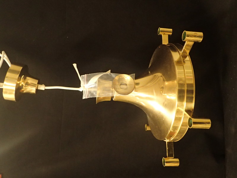 Ljuskrona i gulmetall, Fagerhults Belysning 54028