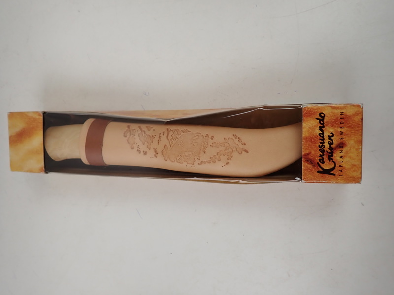 "Karesuandokniven" i förpackning