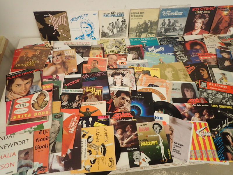 Vinylsinglar ca.100st