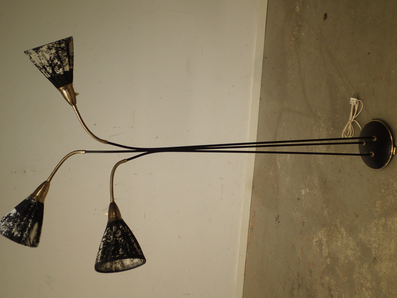 3-armad golvlampa