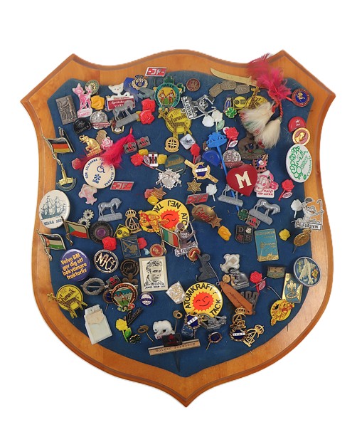 MÄRKEN OCH PINS