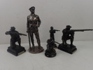 5st metallfiguriner med gevär     H:10-25cm