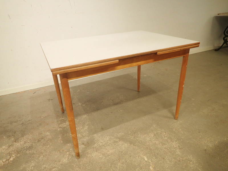 Bord med perstorpskiva