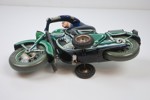 PLÅTLEKSAK. POLISMOTORCYKEL TCO-598