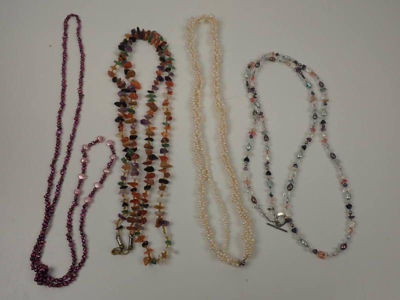 4 st Halsband