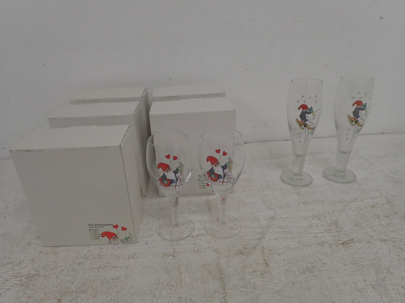 12 vinglas o 2 ölglas med tomtedekor Rolf Lidberg